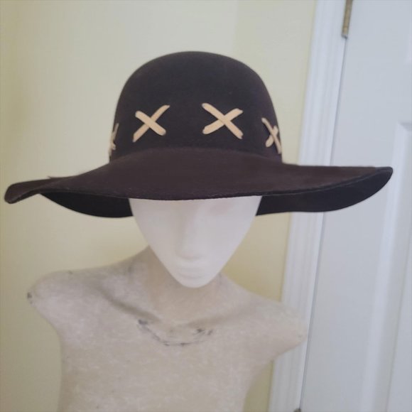 NWOT Boho hat with leather detail - Picture 2 of 4